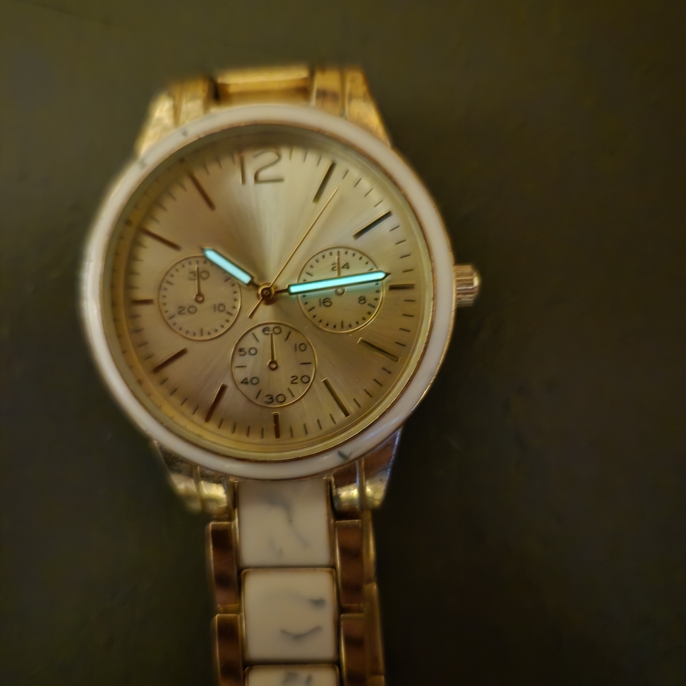 Gold Tone Fashion Watch A0680 Japan Movt White Marble Inlay Luminous
